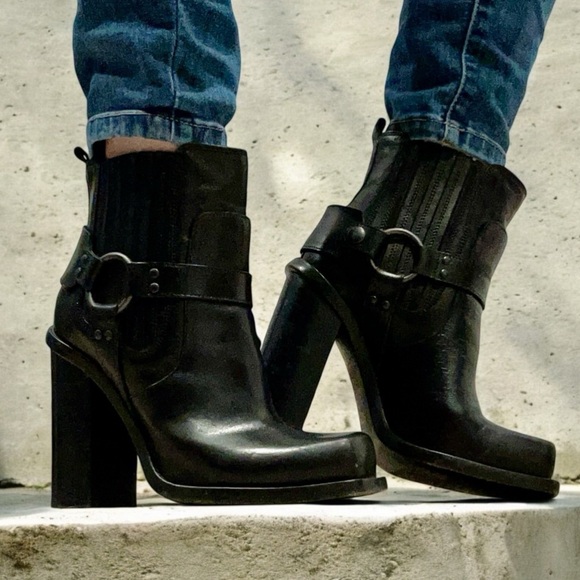 Diesel Black Gold Square-Toe Heeled Harness Ankle Boots - Picture 1 of 16